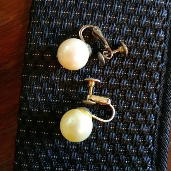 💎H.P. Vintage Pearl Earring Bundle - Picture 7 of 8